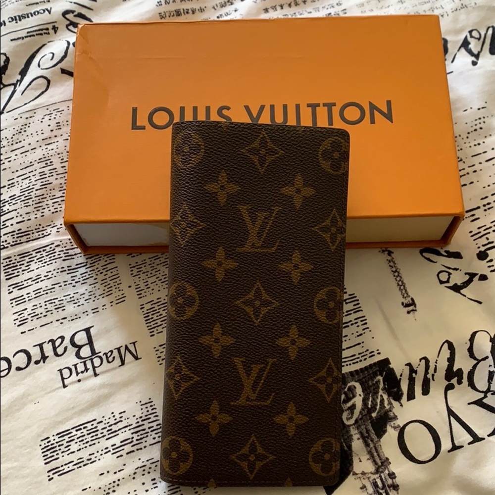 Authentic Louis Vuitton Brazza Wallet